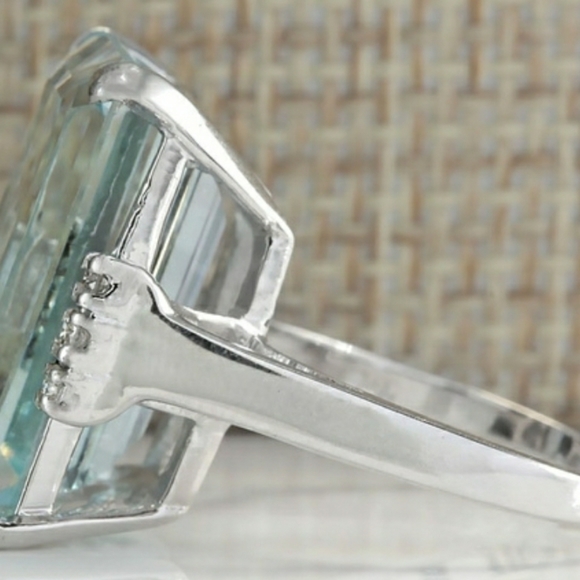 Aquarmarine ring - Picture 2 of 3